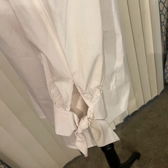 Sz Small White Shirt with shoulder cutouts - Picture 5 of 8